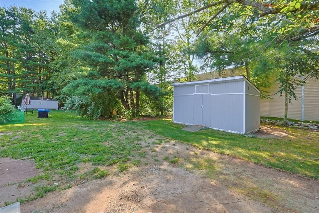 250 Mansfield Ave # 114, Norton MA 02766