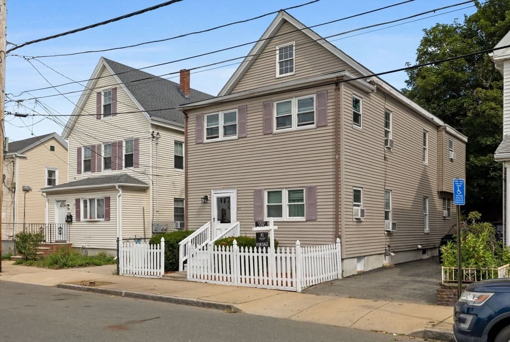50 Bradford St, Everett MA 02149 photo 2