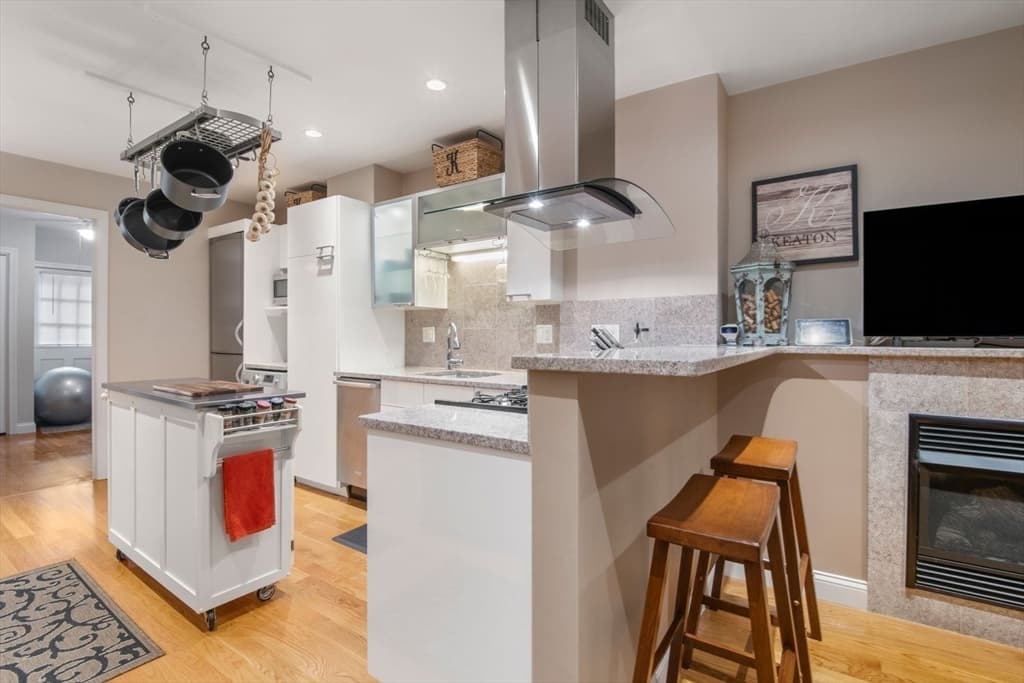 27 Clark Street # 6, Boston MA 02109 photo 5
