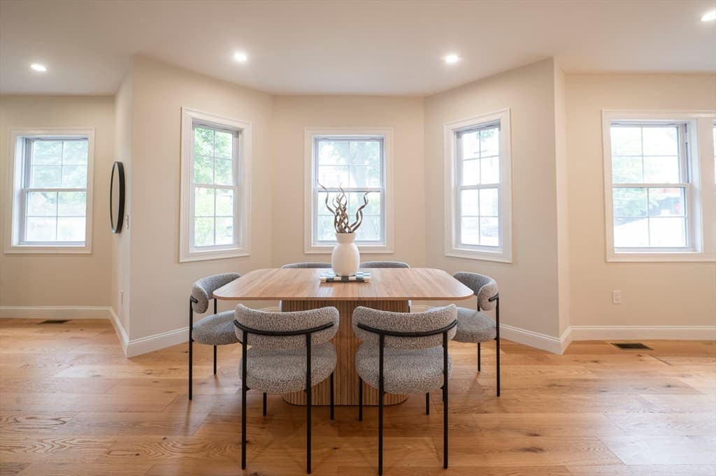 35 Jewett St, Newton MA 02458 photo 5