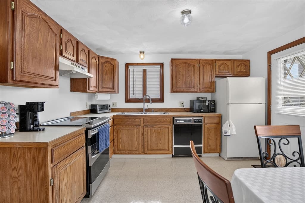 30 Brownville Ave, Lynn MA 01902 photo 27