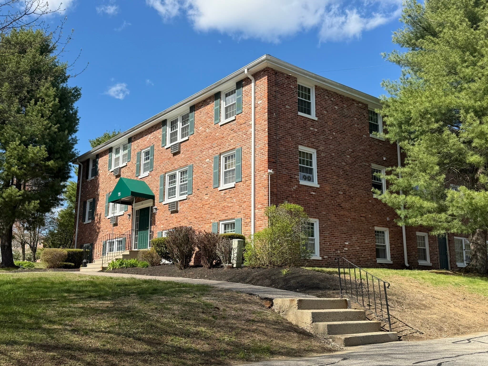 90 Ridgewood Lane, Gardner MA 01440