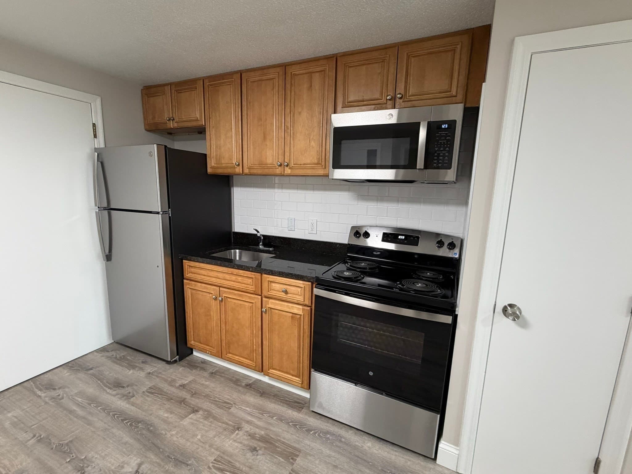 5-9 Family at 90 Ridgewood Lane, Gardner MA 01440, photo 5 of 12