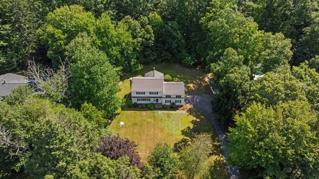11 Hickory Rd, Southborough MA 01772 photo 2