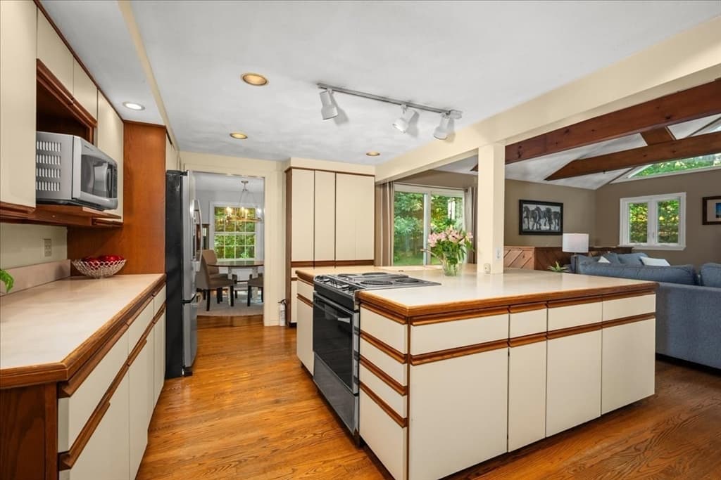 11 Hickory Rd, Southborough MA 01772 photo 11