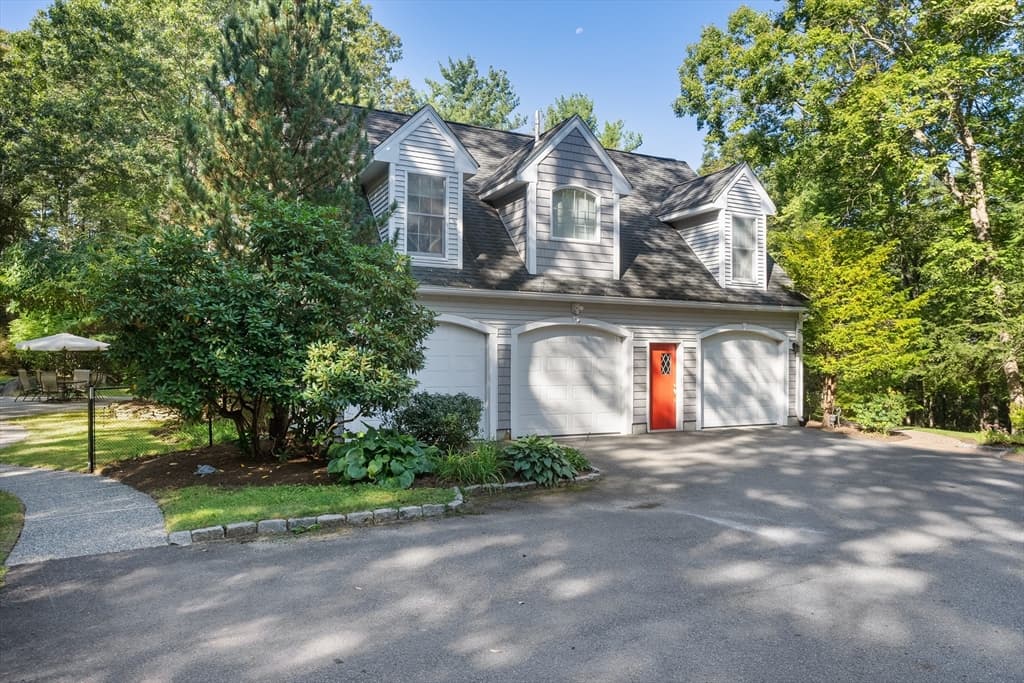 Single Family Residence at 117 Castle Hill Rd, Windham NH 03087, Windham, photo 3 of 36
