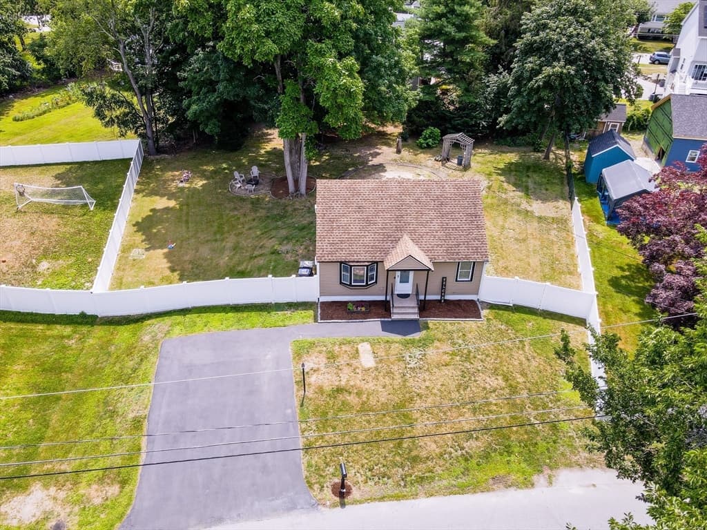 103 Fox Ave, Dracut MA 01826 photo 2