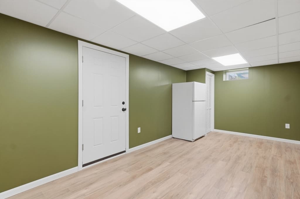 334 Rogers St, Lowell MA 01852 photo 32