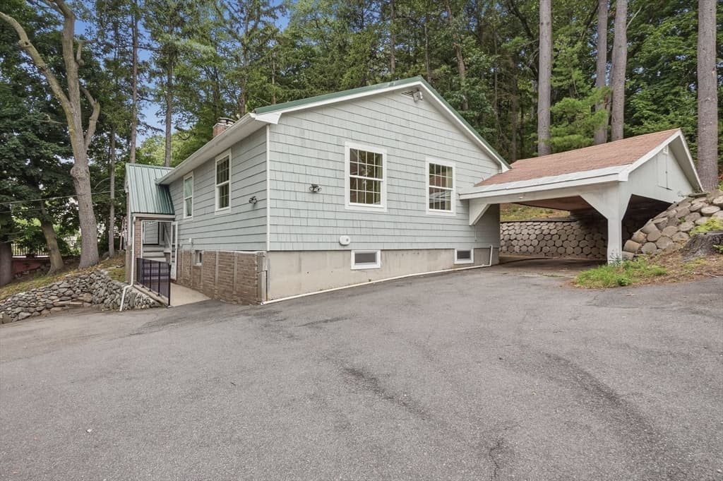 334 Rogers St, Lowell MA 01852 photo 37