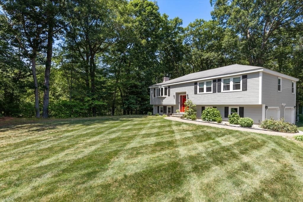 199 Ash St, Hopkinton MA 01748 photo 2