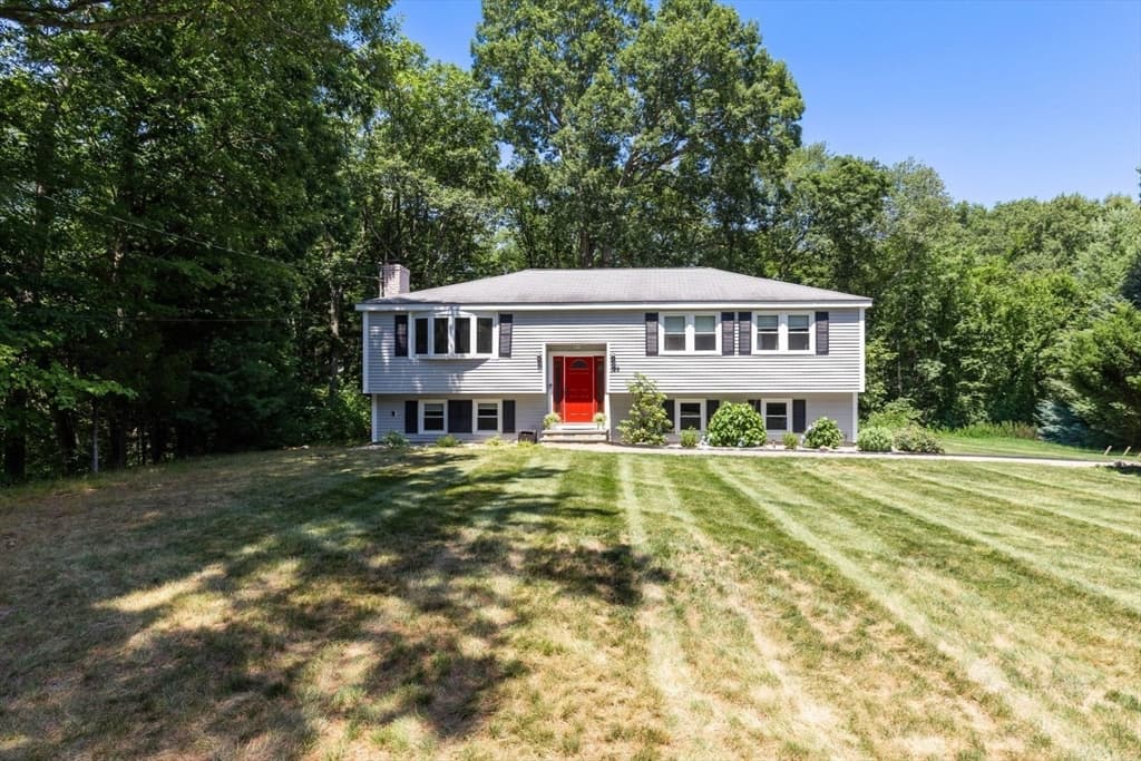199 Ash St, Hopkinton MA 01748