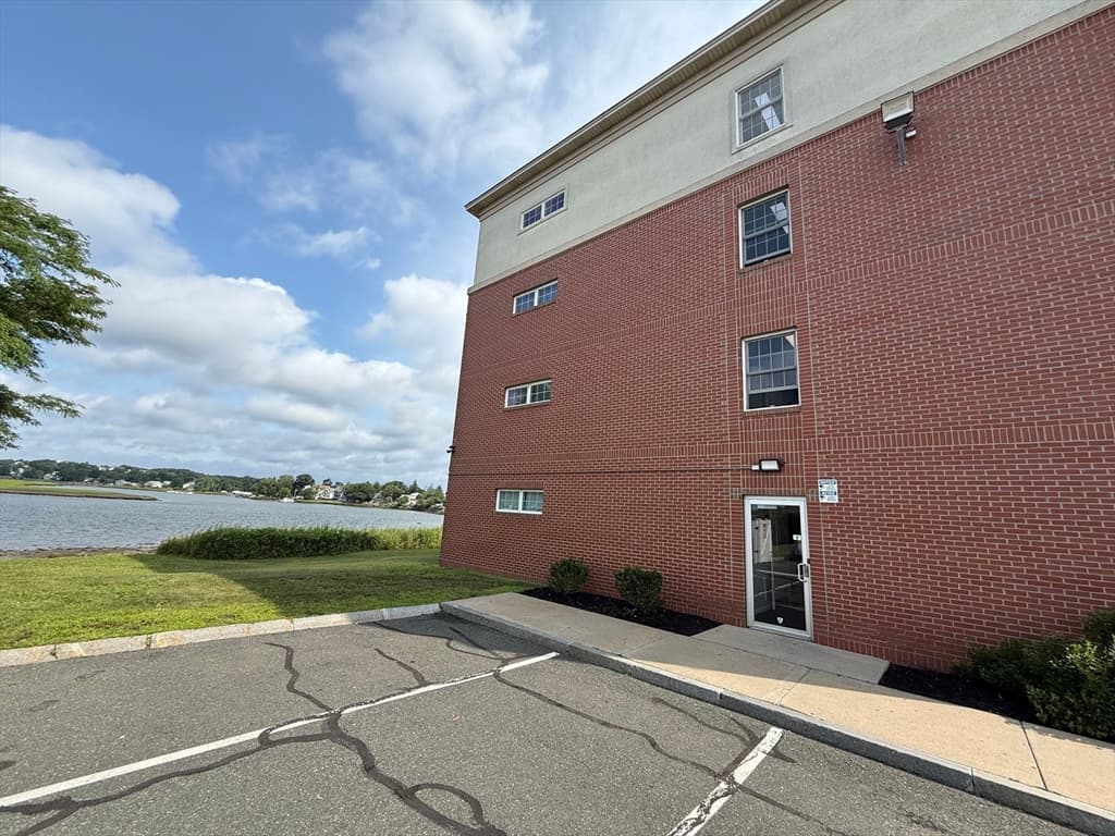 20 Heaths Ct # 401, Lynn MA 01905 photo 7