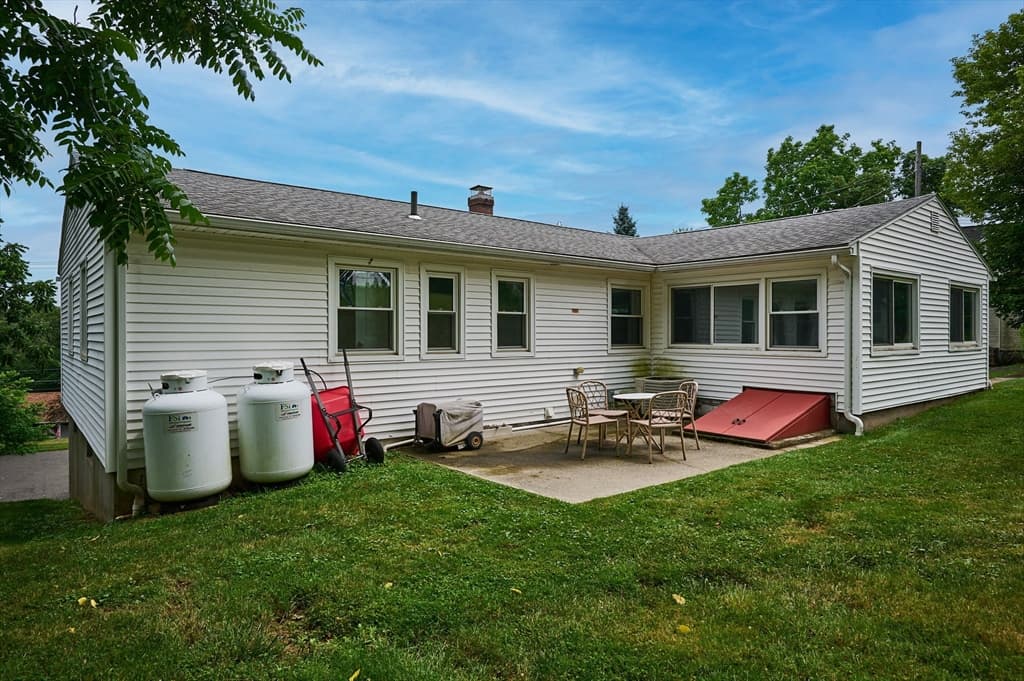 194 Pleasant St, East Longmeadow MA 01028 photo 28