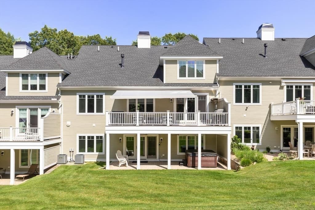 11 Crenshaw Ln # 11, Andover MA 01810 photo 4