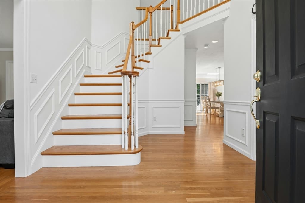 10 Burnett Road, Southborough MA 01772 photo 5