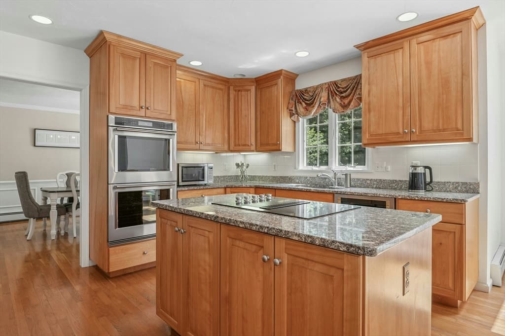 10 Burnett Road, Southborough MA 01772 photo 10