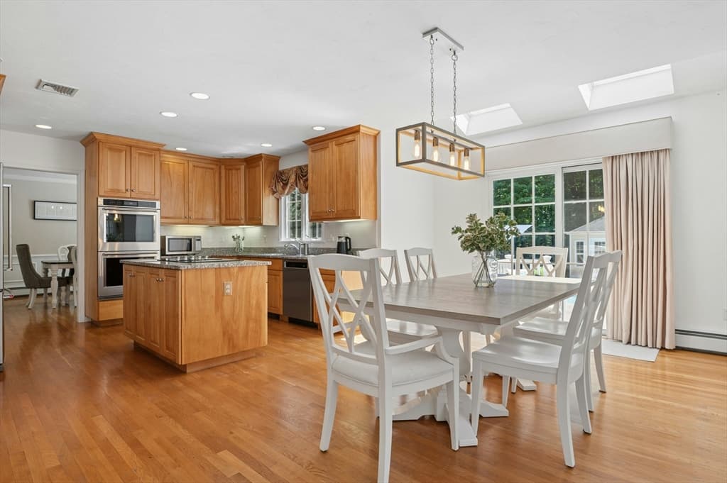 10 Burnett Road, Southborough MA 01772 photo 14