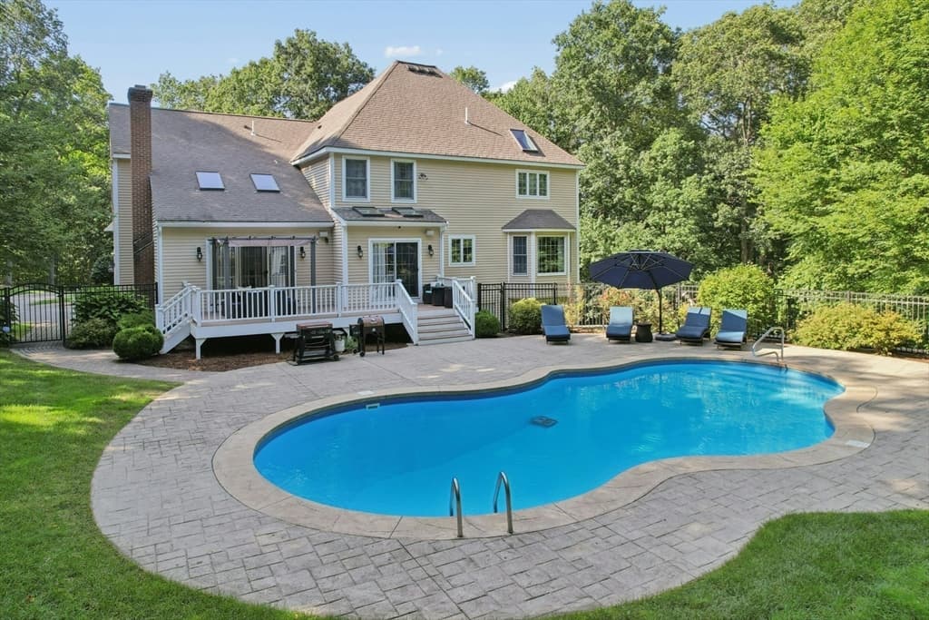 10 Burnett Road, Southborough MA 01772 photo 40