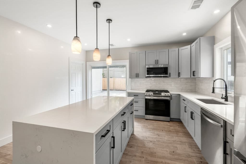 24 N Byron Ave, Brockton MA 02301 photo 5