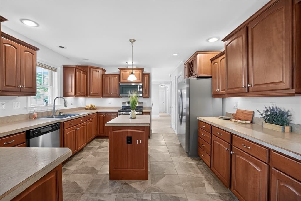 2 Leslie Court, Rockland MA 02370 photo 22