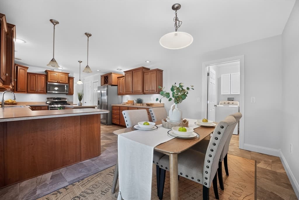 2 Leslie Court, Rockland MA 02370 photo 5