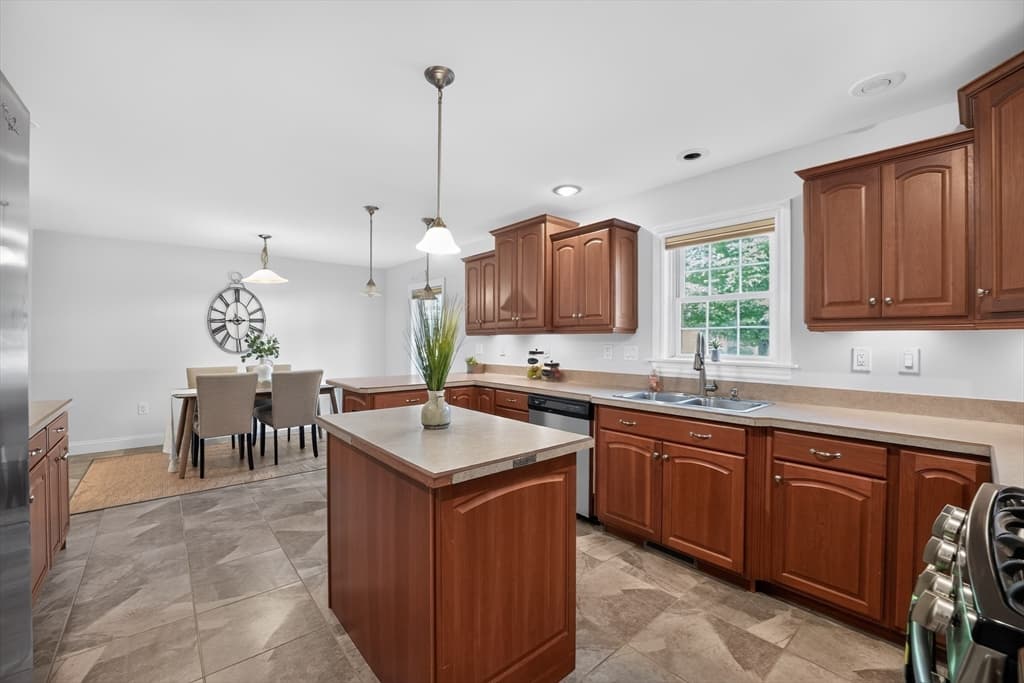 2 Leslie Court, Rockland MA 02370 photo 24