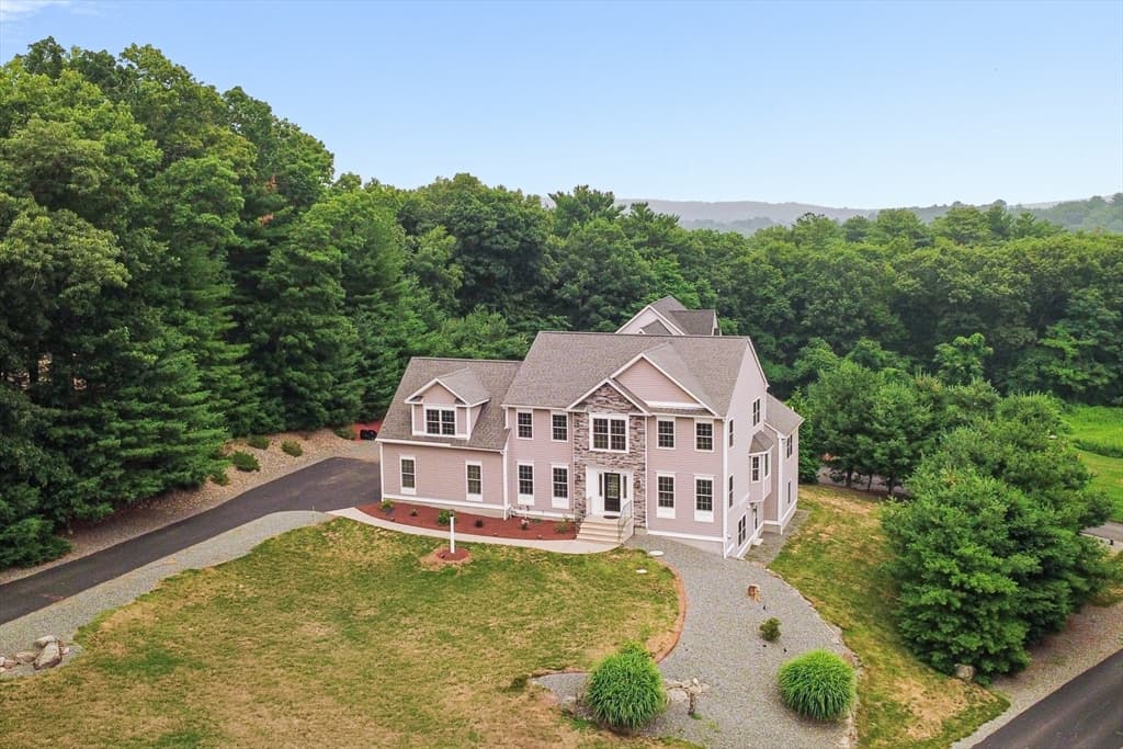 14 Longbrook Dr, Cumberland RI 02864 photo 2