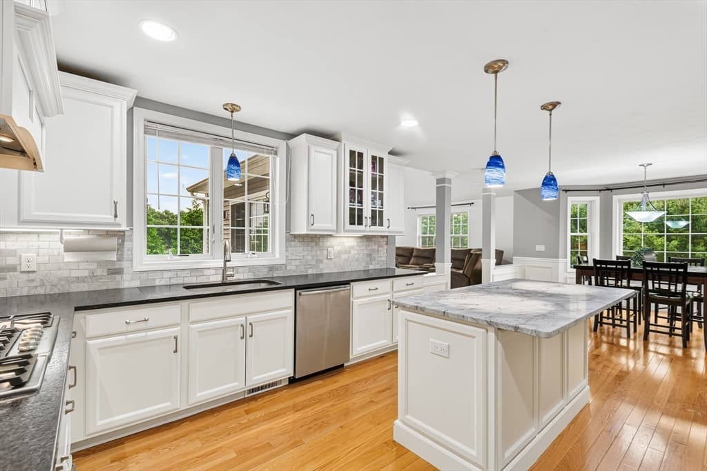 14 Longbrook Dr, Cumberland RI 02864 photo 6