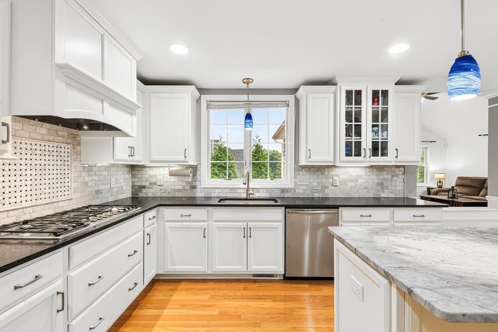 14 Longbrook Dr, Cumberland RI 02864 photo 5