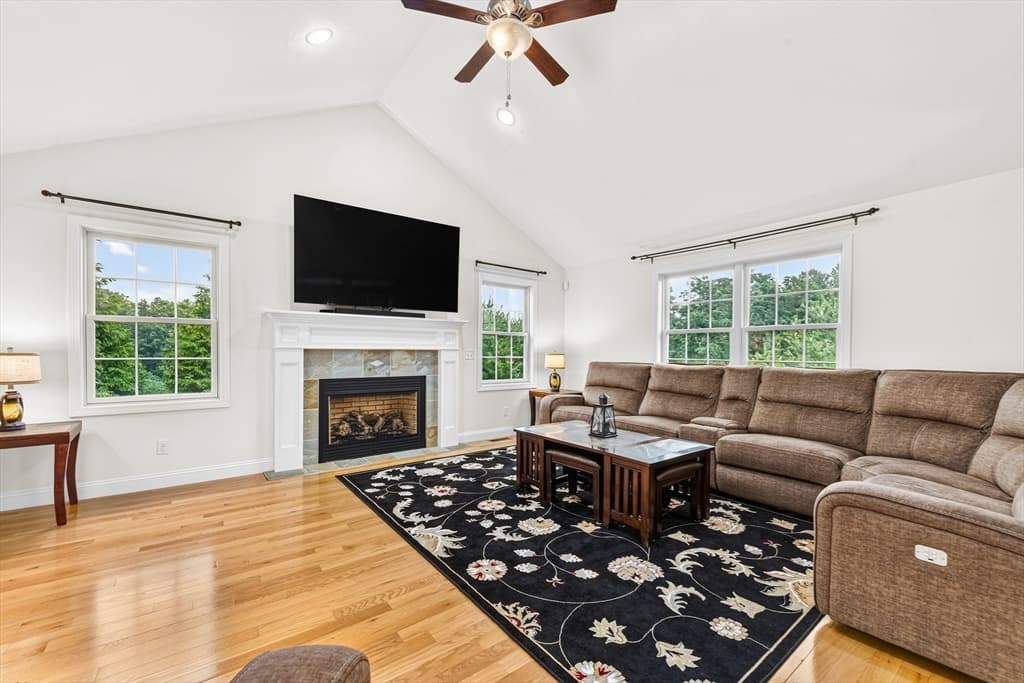 14 Longbrook Dr, Cumberland RI 02864 photo 9