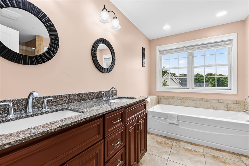 14 Longbrook Dr, Cumberland RI 02864 photo 24