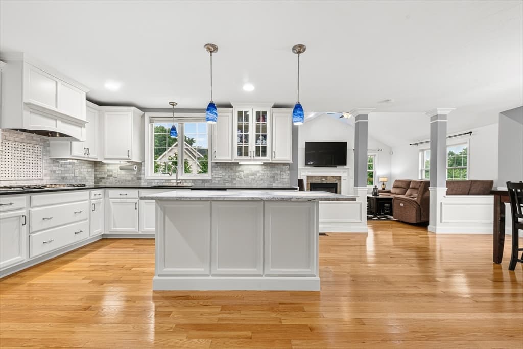 14 Longbrook Dr, Cumberland RI 02864 photo 4