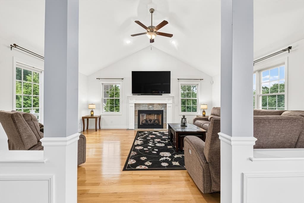 14 Longbrook Dr, Cumberland RI 02864 photo 8