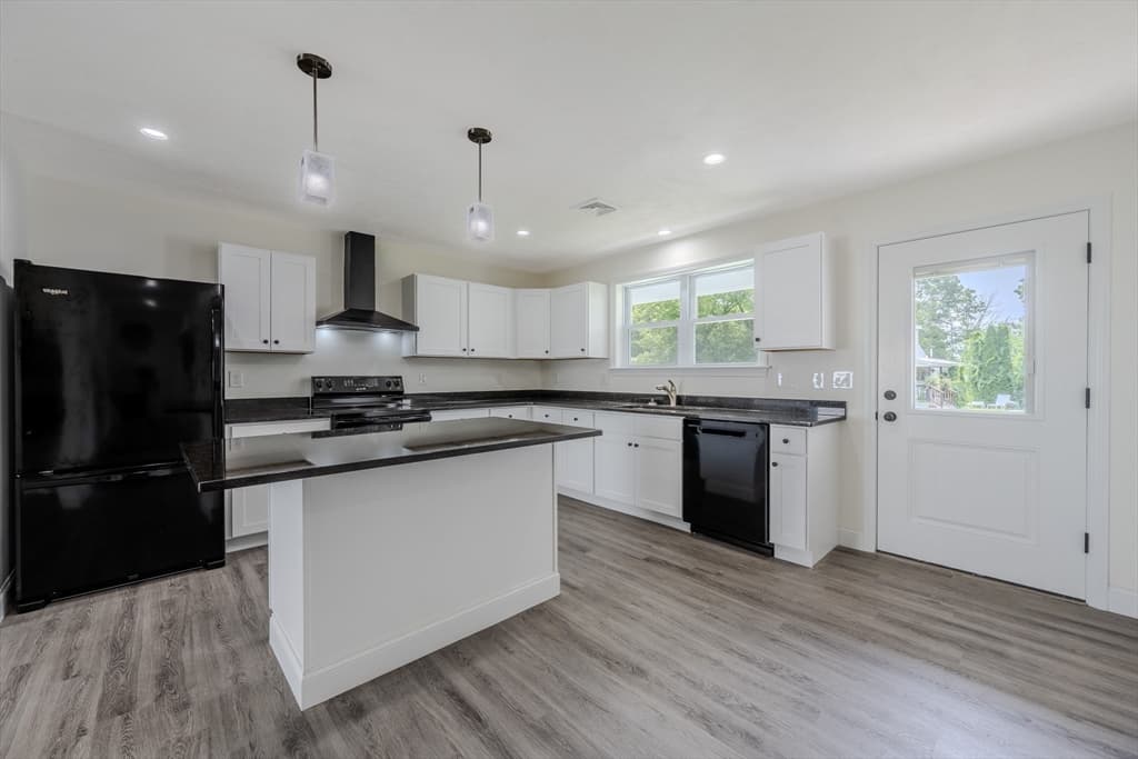 109 Navy Yard Rd, Dracut MA 01826 photo 5