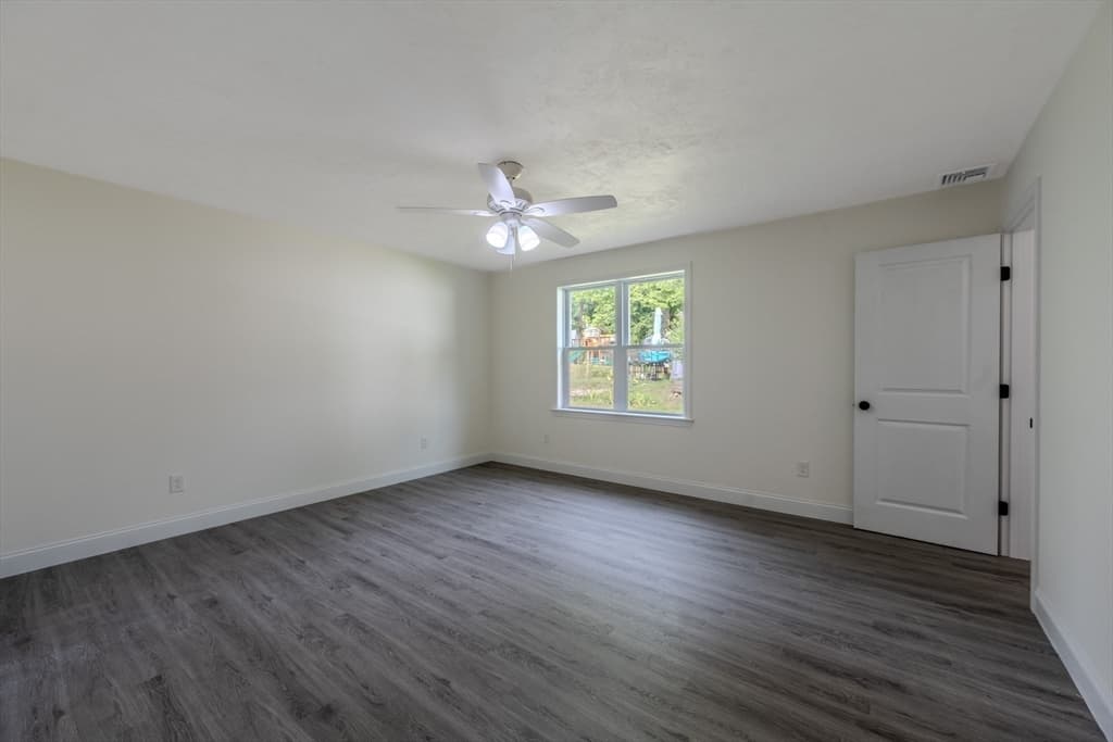 109 Navy Yard Rd, Dracut MA 01826 photo 9