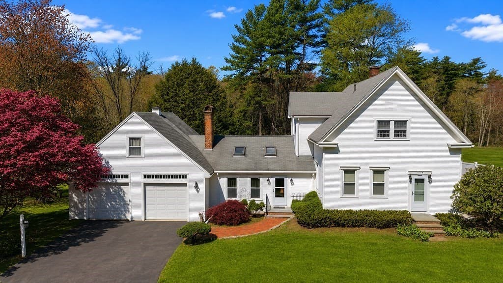 128 Prospect Hill, Taunton MA 02780