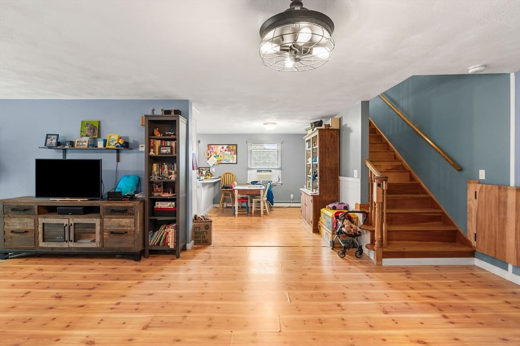 8 Windsor Ln, Gloucester MA 01930 photo 12