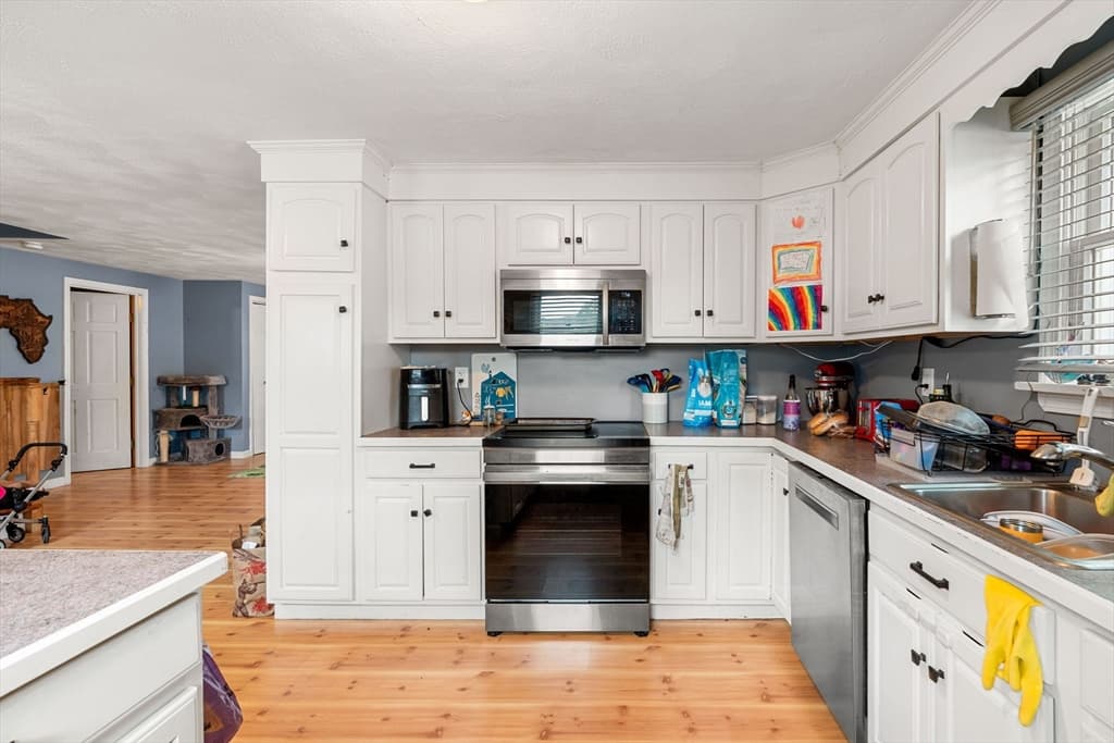 8 Windsor Ln, Gloucester MA 01930 photo 9