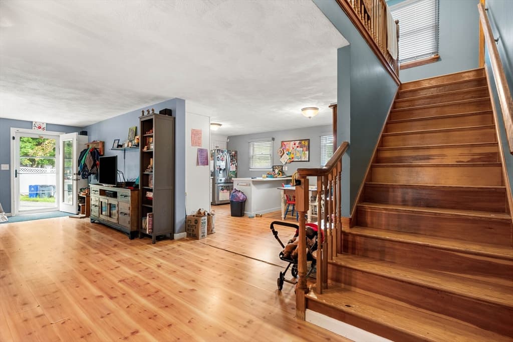 8 Windsor Ln, Gloucester MA 01930 photo 14
