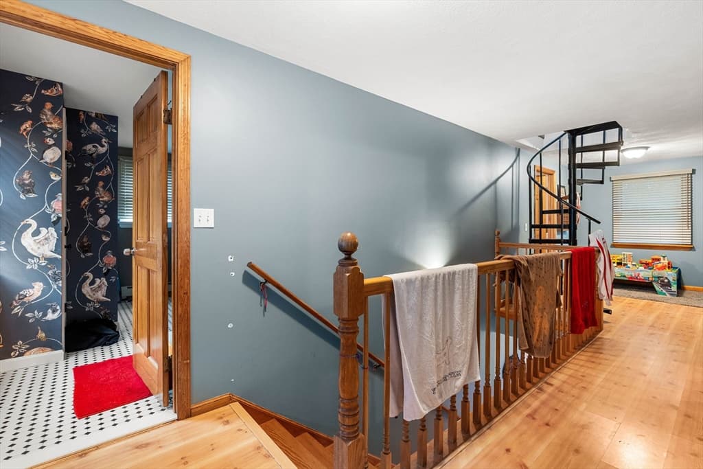 8 Windsor Ln, Gloucester MA 01930 photo 15