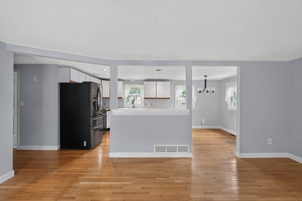 25 Deepwood Dr, Falmouth MA 02536 photo 6