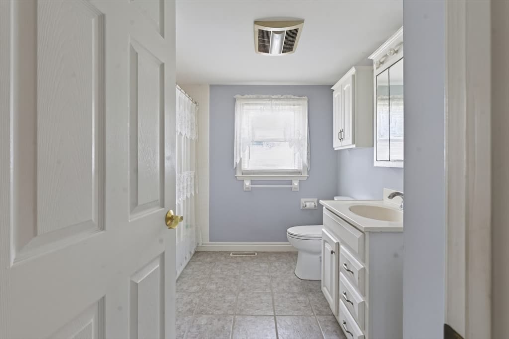 25 Deepwood Dr, Falmouth MA 02536 photo 9
