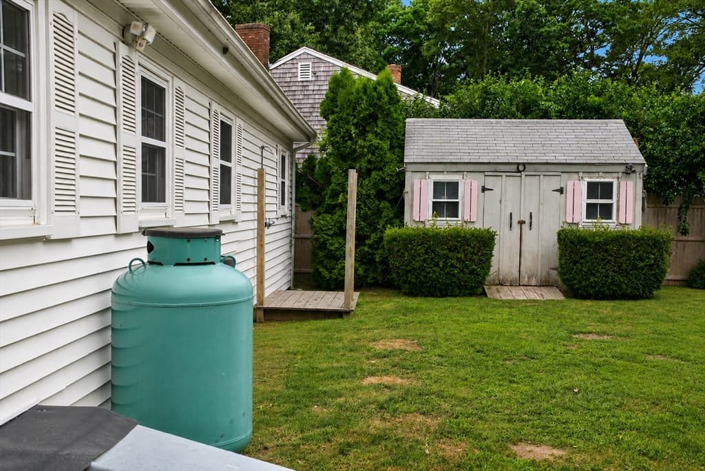 25 Deepwood Dr, Falmouth MA 02536 photo 15