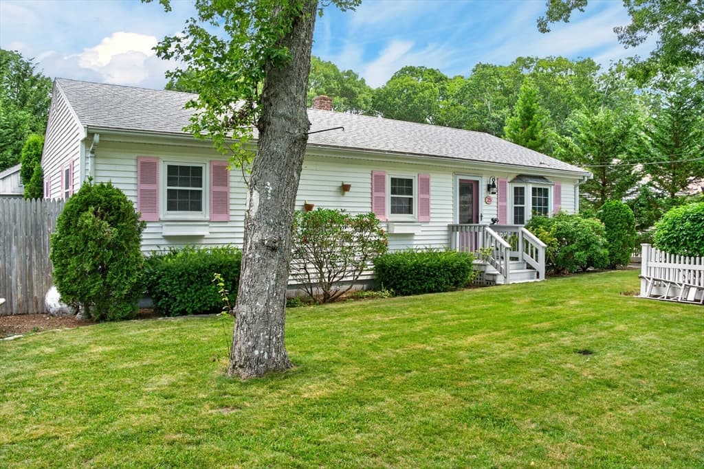 25 Deepwood Dr, Falmouth MA 02536 photo 4