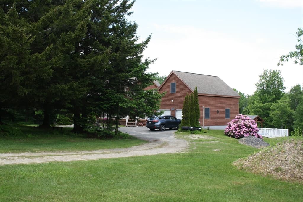 Single Family Residence at 200 Peru Rd, Windsor MA 01270, photo 4 of 42