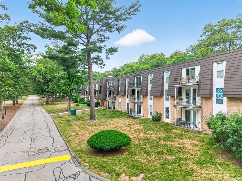 11 Shadowbrook Ln # 22, Milford MA 01757 photo 27