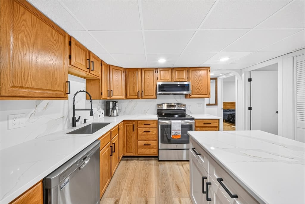 11 Shadowbrook Ln # 22, Milford MA 01757