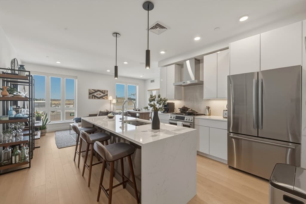 Condominium at 20 W 5th St # 3I, Boston MA 02127, Boston, photo 5 of 36