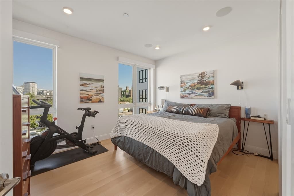 Condominium at 20 W 5th St # 3I, Boston MA 02127, Boston, photo 9 of 36