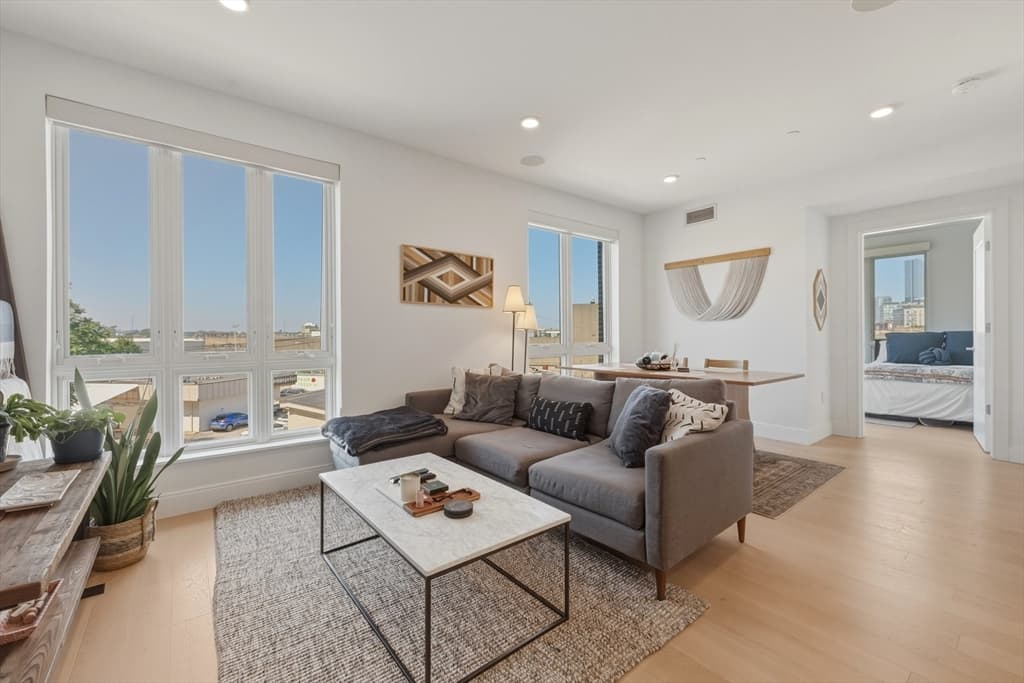 Condominium at 20 W 5th St # 3I, Boston MA 02127, Boston, photo 8 of 36